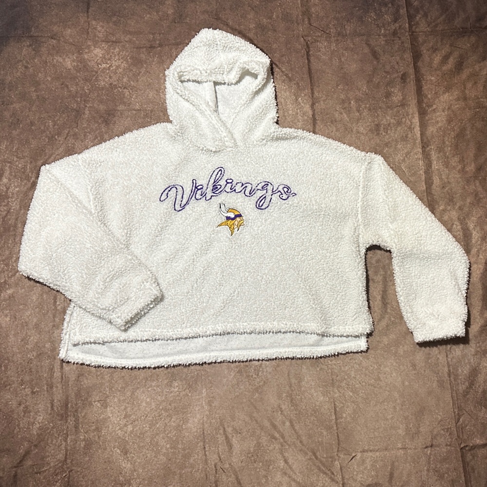NFL Minnesota Vikings White Fluffy Crop Sweatshirt and Shorts Women’s XL Pajamas - Picture 3 of 8